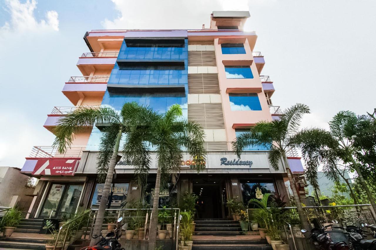 Oyo 62964 Hotel Vandana Grand Nellore Eksteriør billede