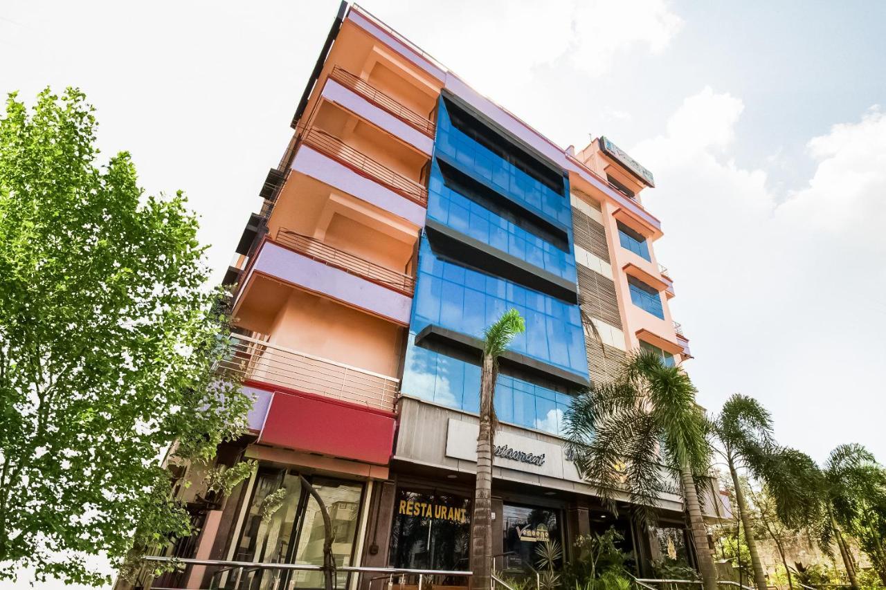 Oyo 62964 Hotel Vandana Grand Nellore Eksteriør billede