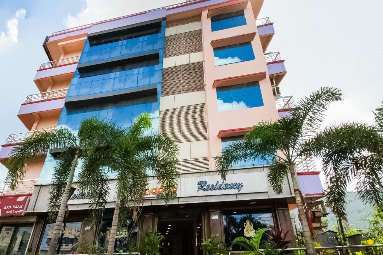 Oyo 62964 Hotel Vandana Grand Nellore Eksteriør billede